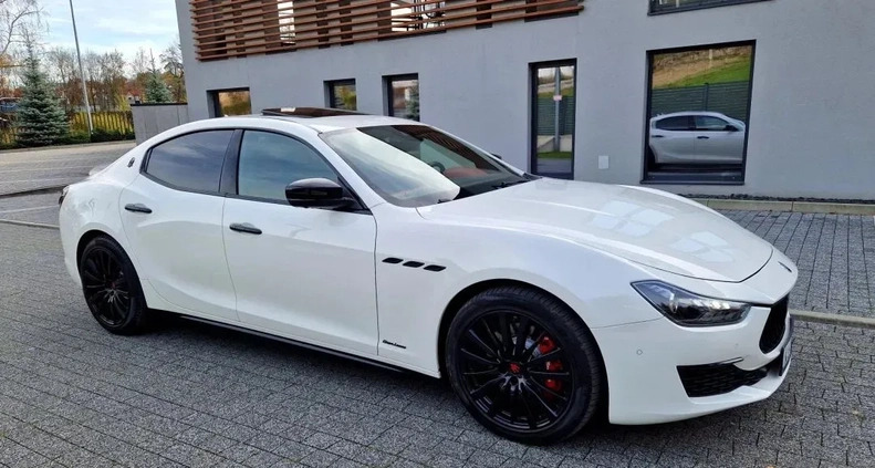 Maserati Ghibli cena 259000 przebieg: 33000, rok produkcji 2019 z Łowicz małe 781